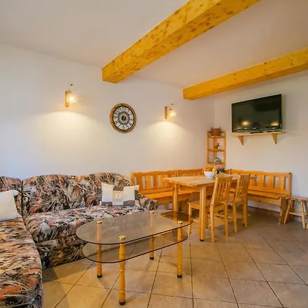 Privat Na Chalupe 649 * Partizanska lupca